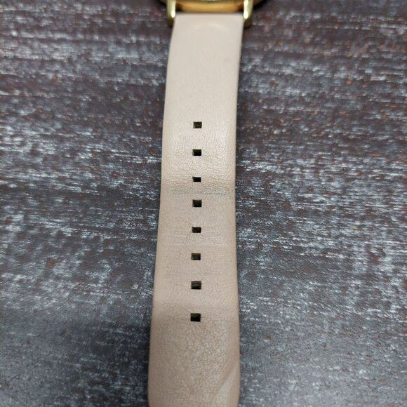 Michael Kors Womens Analog Watch With Leather Strap - Picture 4 of 9